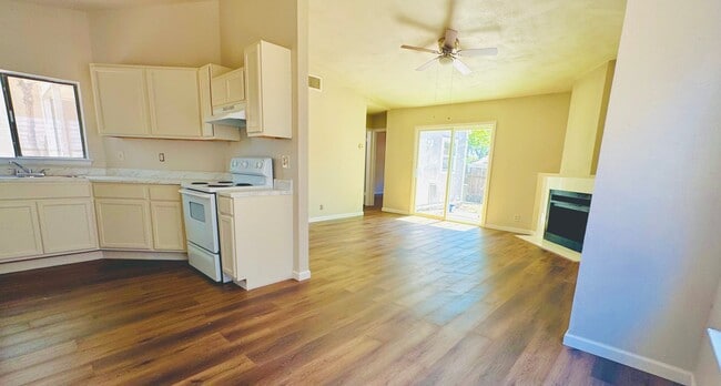 Building Photo - 6014 Hidden Sunrise Dr