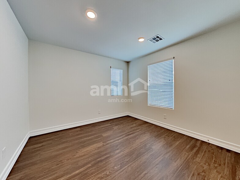 Building Photo - 6137 Wild Lilac Ct