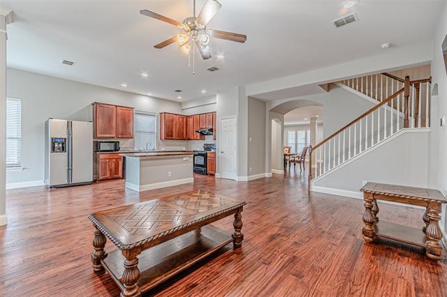 Building Photo - 2022 Highland Dr