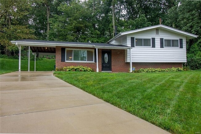 Primary Photo - Kirkwood Split Level on a Cul-de-sac! Avai...