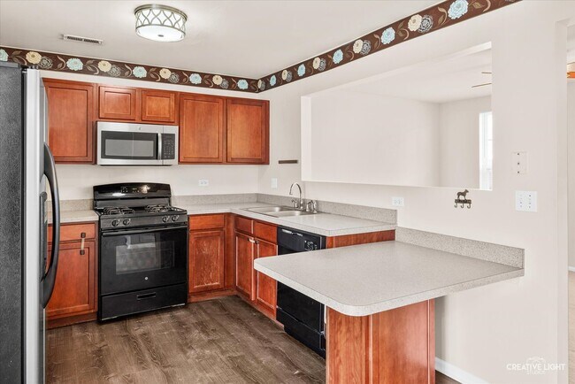 Building Photo - 737 Serendipity Dr
