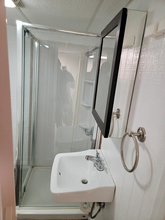 Bath - 123 Eaglewood Way