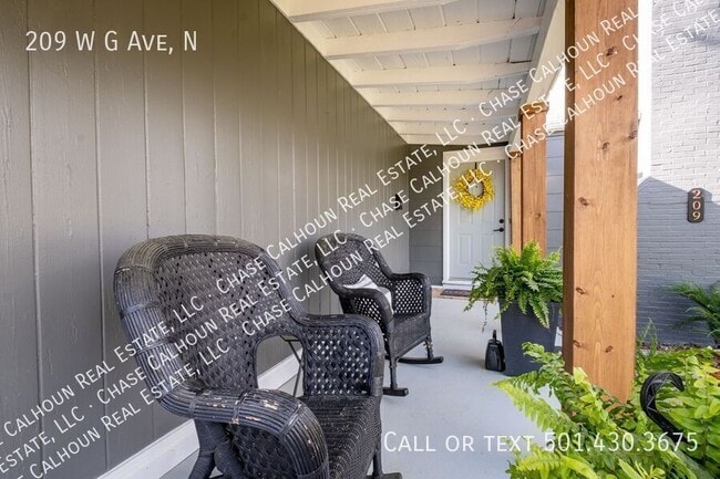 Building Photo - 209 W G Ave