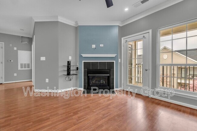 Building Photo - 4854 Eisenhower Ave