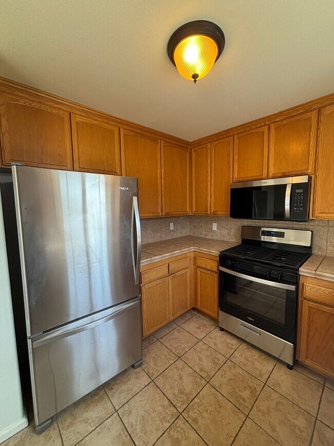 Building Photo - P32000