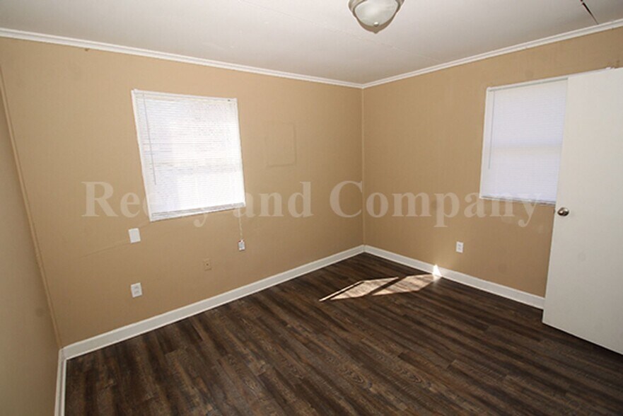 Building Photo - 1222 Canfield Ave
