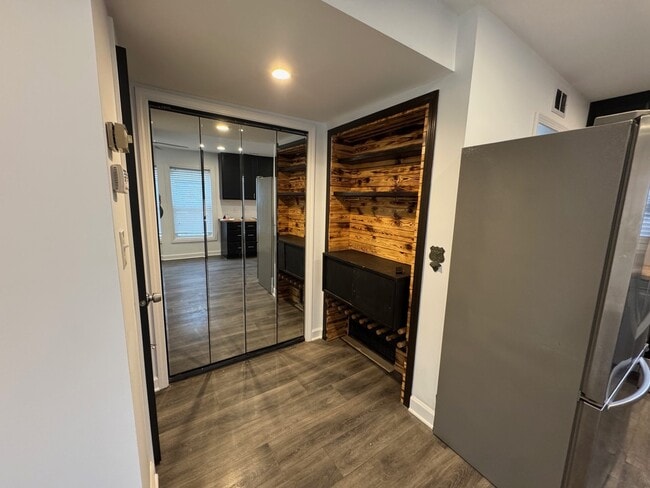 Building Photo - 1892 White St