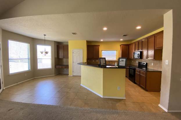 Building Photo - 5731 White Oak Cove