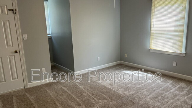 Building Photo - 8112 Stillbreeze Dr