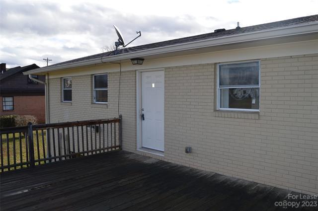 Building Photo - 2166 Old Mountain Rd