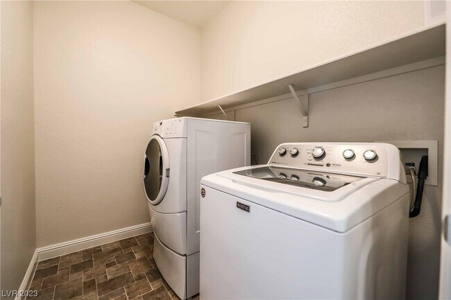 Building Photo - 8345 Hunter Brook St
