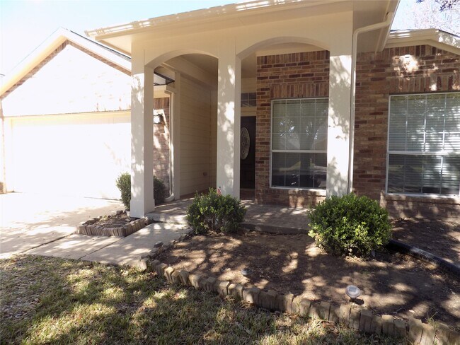 Building Photo - 1918 Appleton Dr