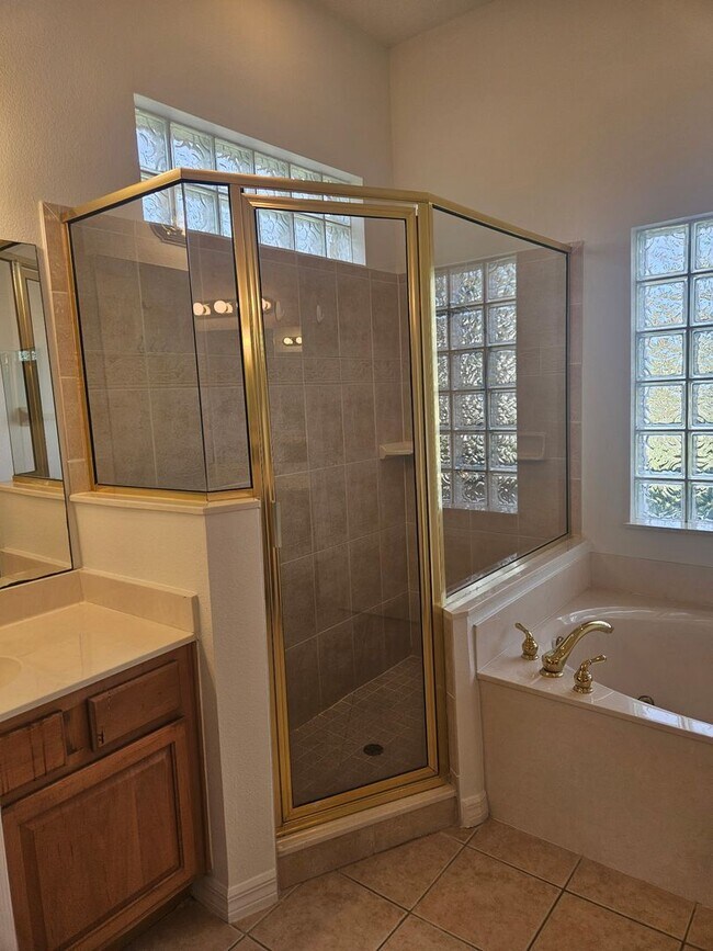 Building Photo - 4 BEDROOM 3 FULL BATH HOME WITH A SCREENED IN POOL IN THE BEAUTIFUL PALM COAST
