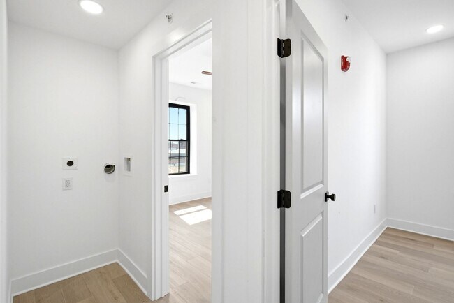 Building Photo - 1720 N 24th St