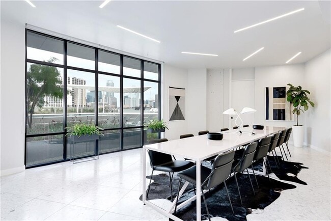 Building Photo - 800 Embassy Dr