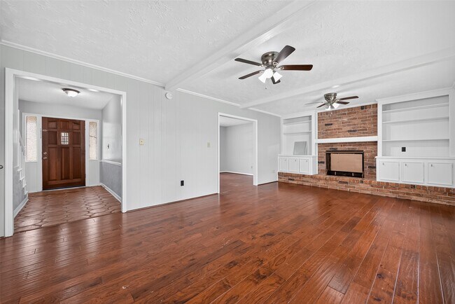 Building Photo - 5703 Green Timbers Dr