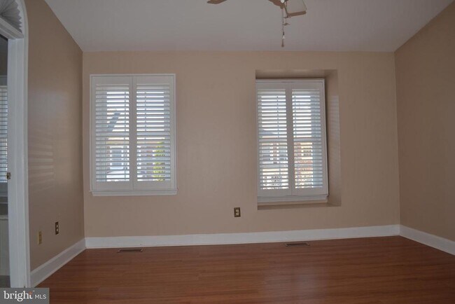 Building Photo - 3947 Valley Ridge Dr