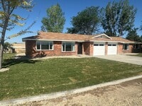 Building Photo - Style and Class....2 Bedroom, 1 bath , 1 C...