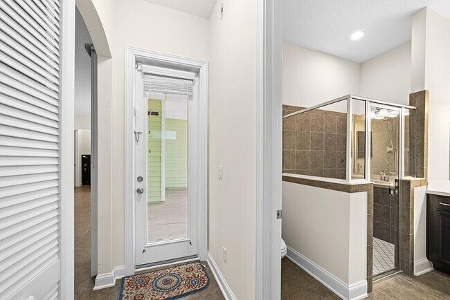 Building Photo - 79665 Plummer's Creek Dr