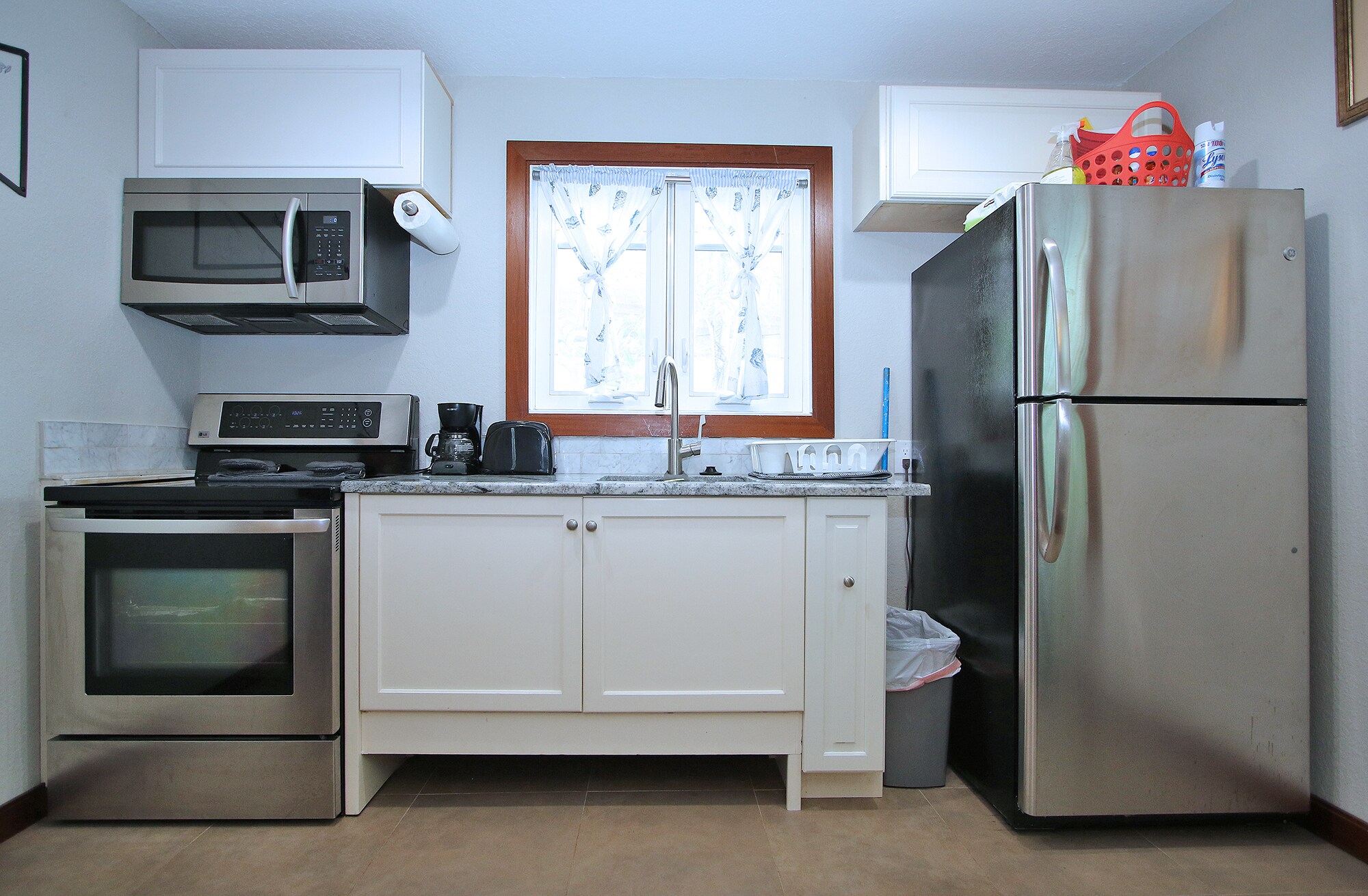 Building Photo - 809 4th Ave N