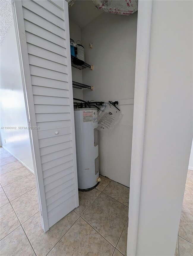 Building Photo - 11394 Royal Palm Blvd