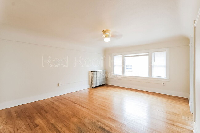 Building Photo - 1319 S 6th Ave