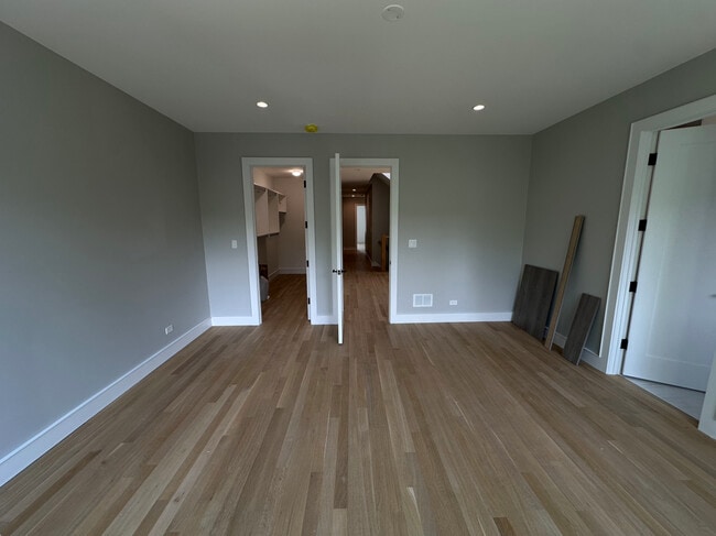 Building Photo - 4243 N Damen Ave