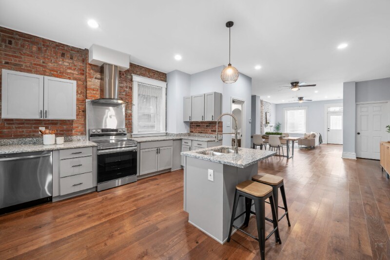 Building Photo - 4247 Chouteau Ave