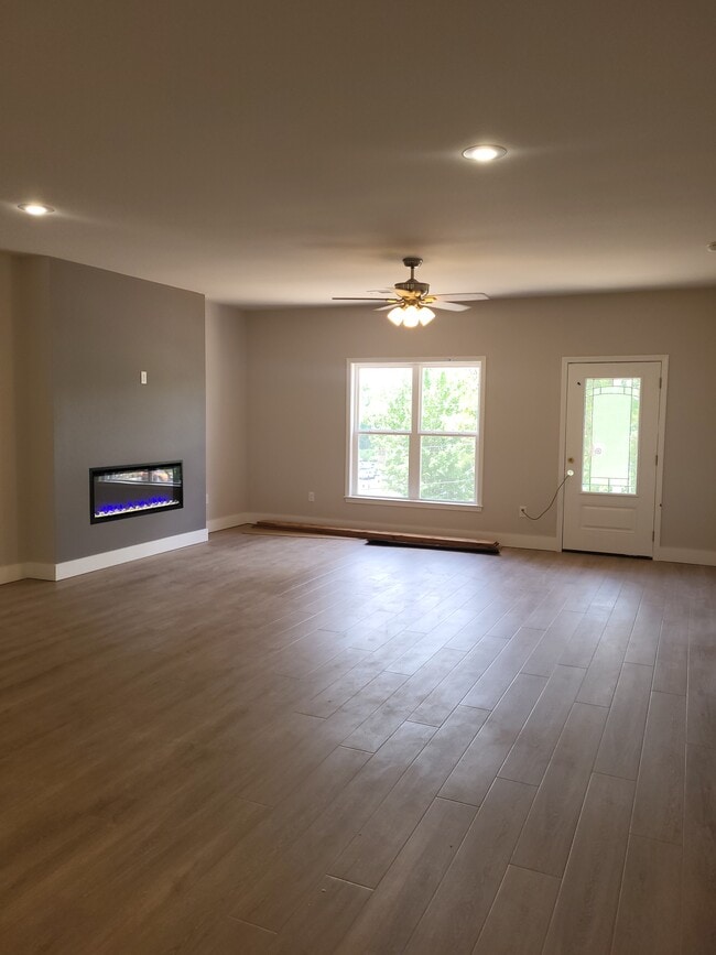 Building Photo - 1801 Aldersgate Rd