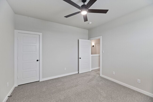 Building Photo - AVAILABLE NOW! NEW LUXURIOUS TRIPLEX LOCATED ON 1-ACRE LOT IN MIDLOTHIAN, TX!