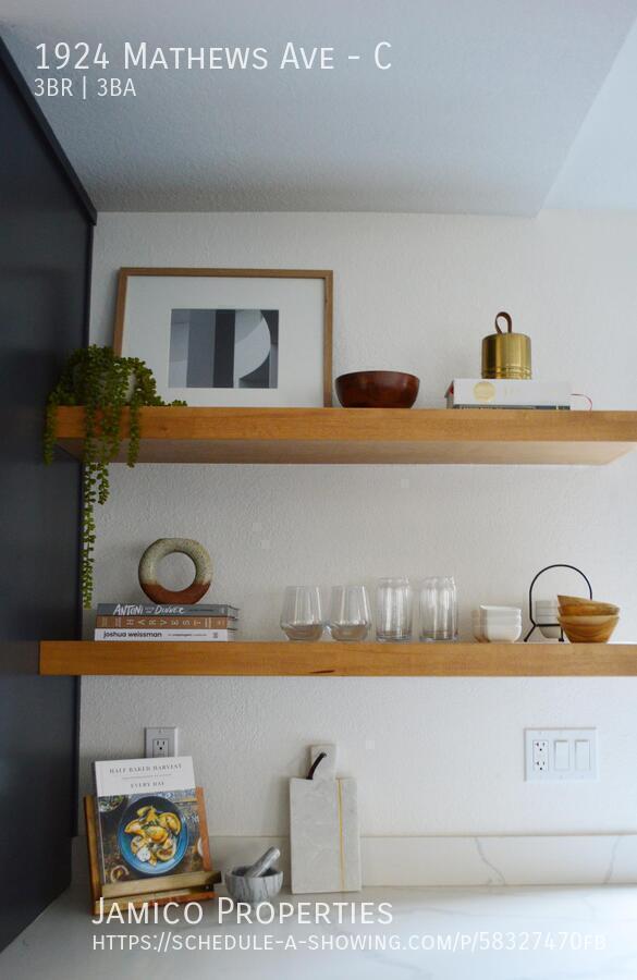 Building Photo - 1924 Mathews Ave