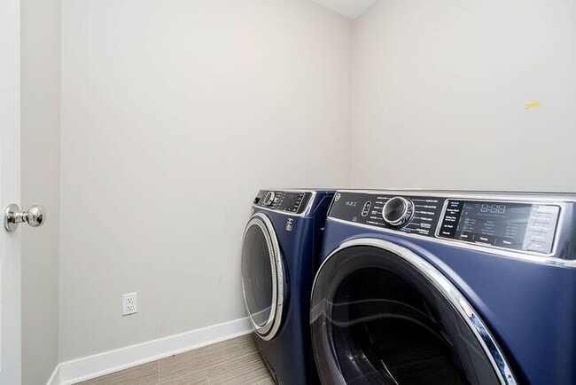 Building Photo - The Perfect Home, Meeting All Your Needs!