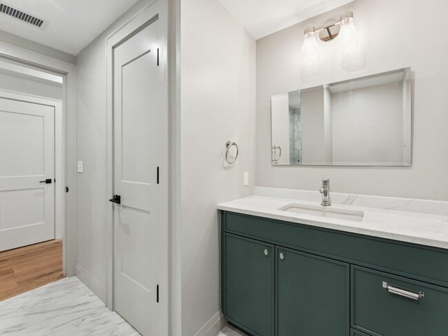 Building Photo - 1508 21st St NW