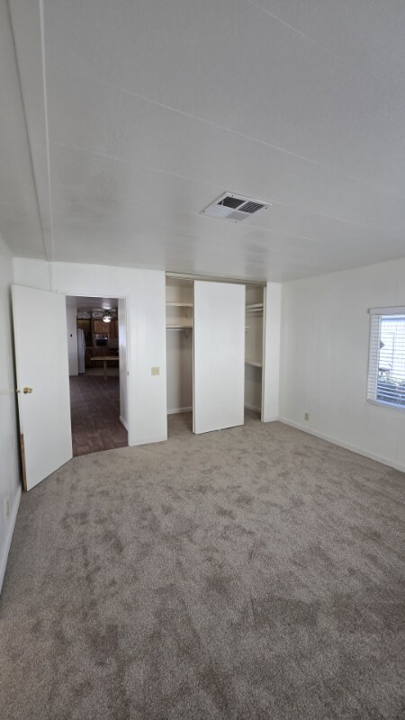 Building Photo - 2525 Flosden Rd