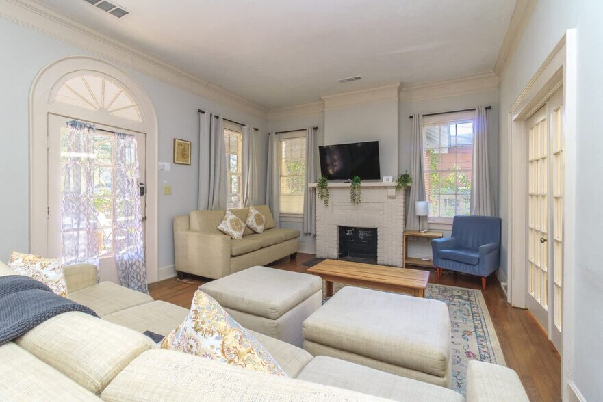 Building Photo - 2217 13th St