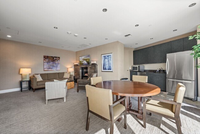 Building Photo - Luxury 2 Bed 1.75 Bath Furnished Downtown Seattle Condo with Stunning Views