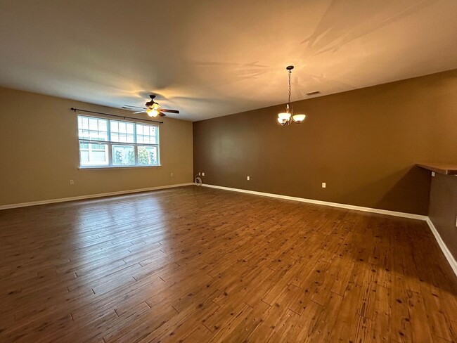 Building Photo - RENT SPECIAL 1/2 OFF 1ST MONTHS RENT IF MO...