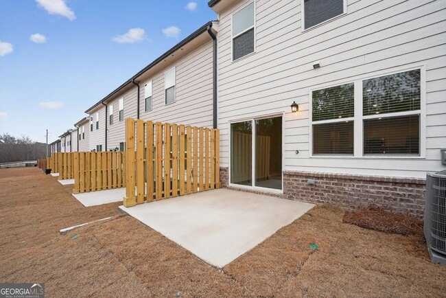 Building Photo - 140 Hazel Dr