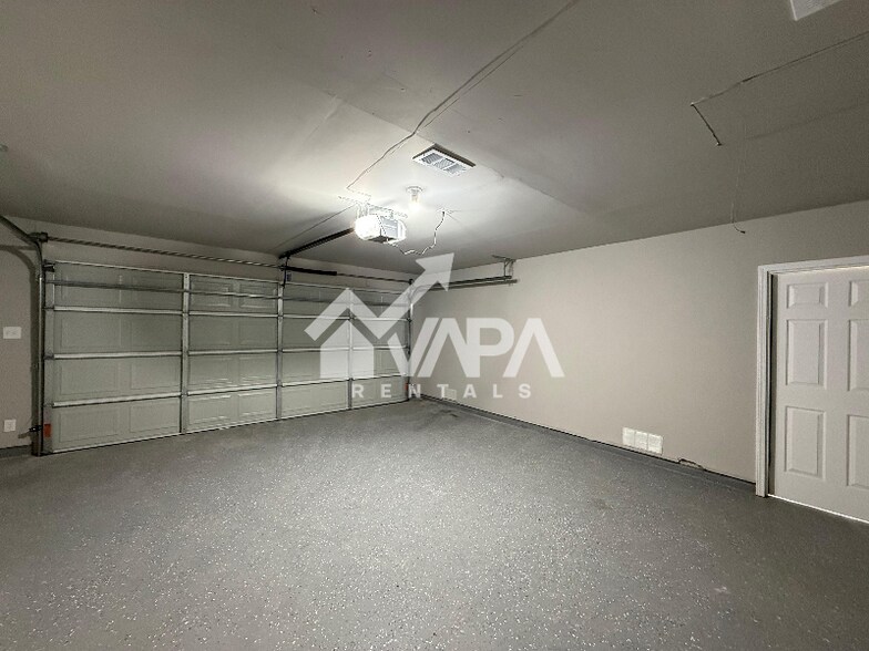 Building Photo - 9318 Adams Hill Dr