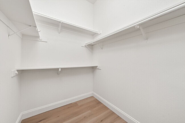 Building Photo - 302 Carlina Ct
