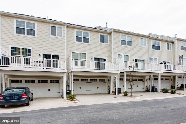 Building Photo - 7926 Silver Oak Rd