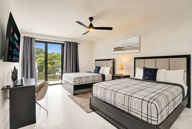 Building Photo - 1111 E Las Olas Blvd