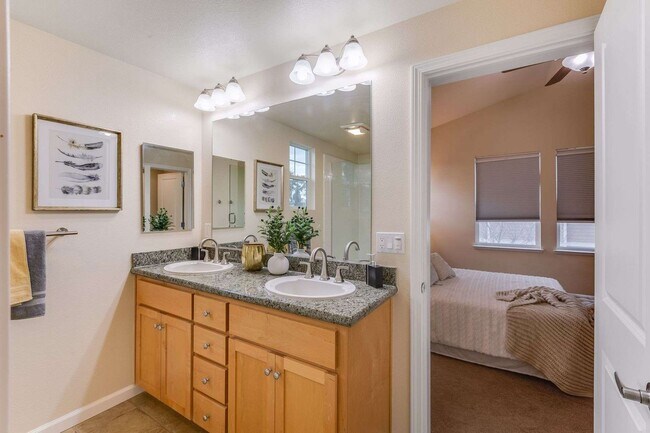 Building Photo - Stunning Top-Floor Condo with Open Layout, Modern Upgrades, and Prime Location 6 MONTH LEASE