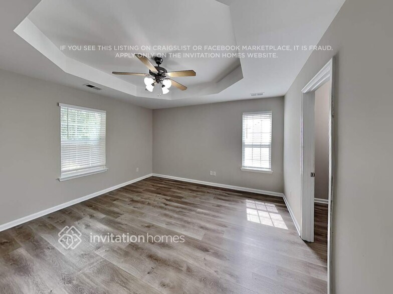 Building Photo - 5000 Buckeye Pl