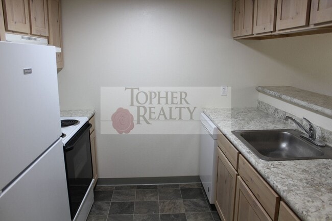 Building Photo - 2529 Ferndale Ln