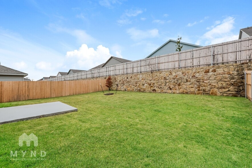 Building Photo - 2740 Ctr Crk Ln