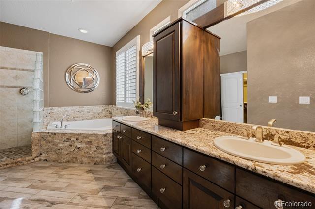 Building Photo - 6263 Vacquero Cir