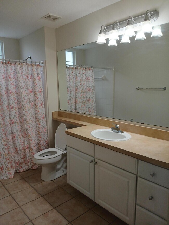 Building Photo - 9857 Baywinds Blvd
