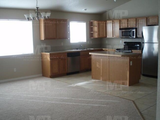 Building Photo - 277 S Ursula Ave