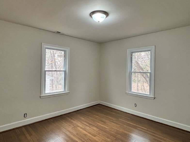 Building Photo - 1168 Lockland Ave